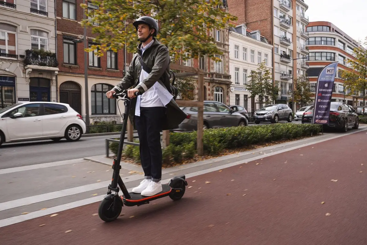 Trottinette électrique bcfloorsmd en ville