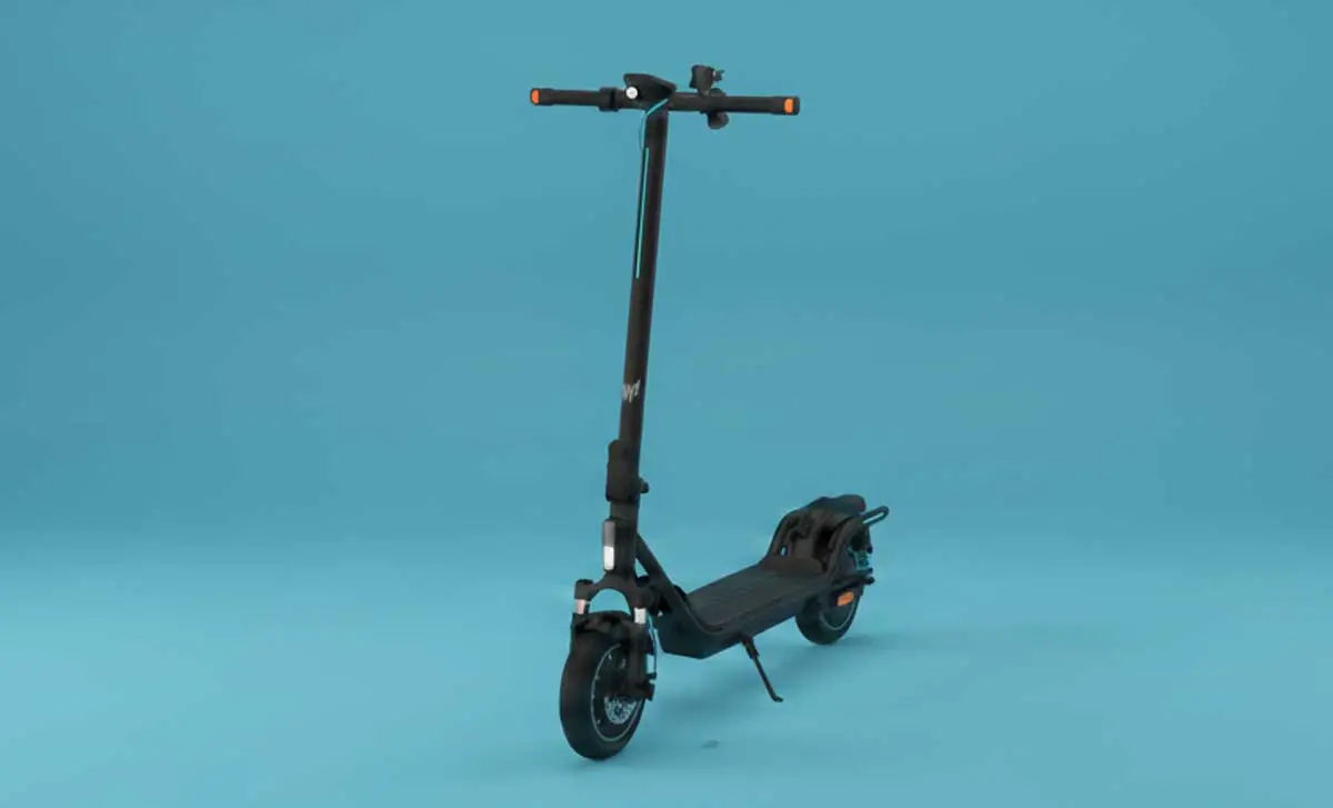 Utilisateur heureux avec sa trottinette bcfloorsmd